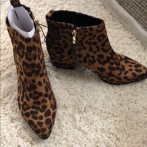 Brand new cheetah pointed bootie